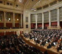 250 Aufführende und 1.800 KonzertbesucherInnen mit ...
