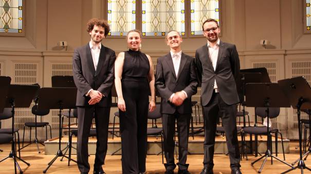 Emmanuel Tjeknavorian, Dirigent und Solist Violine, Magdalena Puschnig, Solistin Oboe, Jeremias Fliedl, Solist Violoncello und Georg Langer, Solist Fagott (vlnr) 