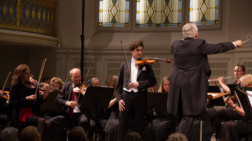 camerata ars vivendi mit Solist Emmanuel Tjeknavorian unter der Leitung von Prof. Georg Mark