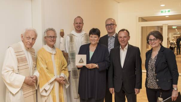 P. Michael Zacherl SJ, Dechant Bernhard Pokorny, Korbinian Parzinger, Sr. Susanne Krendelsberger CS, Robert Oberndorfer, Bezirksvorsteher Gerald Bischof und Sr. Karin Weiler CS