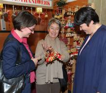 Foto: Sr. Karin Weiler, Margit Fischer, Sr. Susanne ... Foto: Sr. Karin Weiler, Margit Fischer, Sr. Susanne ...