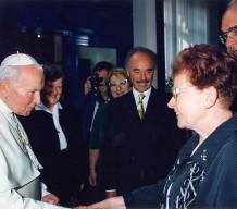 Ingeborg Schödl und Papst Johannes Paul II beim ...