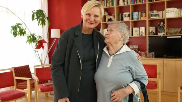 Stadträtin Sandra Frauenberger zu Besuch in CS Kalksburg. (C) PID/Gökmen