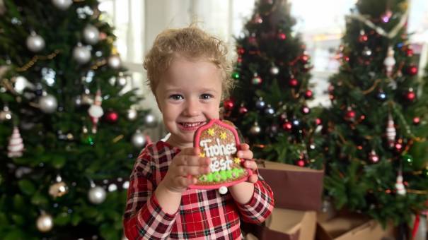 Mit Zuckerguss überzogener Lebkuchen bringt Kinderaugen zum Strahlen
© CS Caritas Socialis