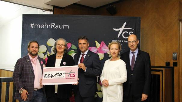 Vielen herzlichen Dank! (vlnr) Michael Schmidt-Ott (Kurator), Dr. christine Schäfer (CS Caritas Socialis), Dr. Hannes Gruber (RC Vienna-International), Andrea Jungmann (Sotheby's) und Dr. Burkhard Gantenbein (RC Wien-West)
