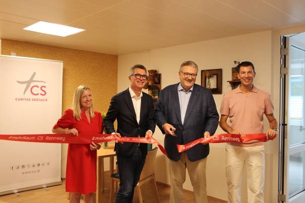 V.l.n.r.: Sabine Koranda (Pflegedienstleitung CS Rennweg), Klaus Rosino (CS Geschäftsführer), Stadtrat Peter Hacker, Human Vahdani (Bereichsleitung Stationäre Pflege)